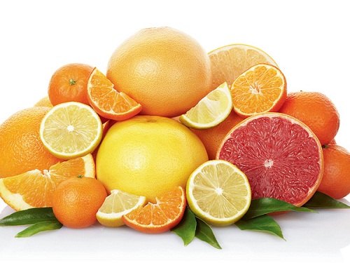 ăn hoặc uống các trái cây giàu vitamin C trong bữa ăn giàu chất sắt sẽ giúp hấp thu sắt tốt hơn như: cam, quýt, bưởi…